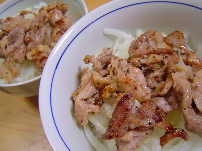 ぶたにくのあらびきコショウ丼
